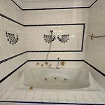 Honor Extravagance *