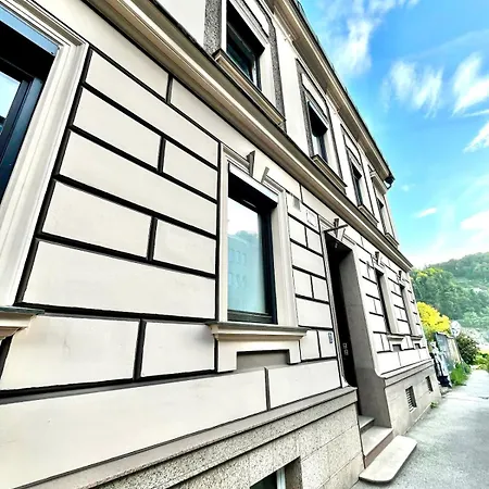 Honor Extravagance Apartman *