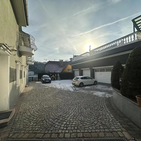 Honor Extravagance Λιντς