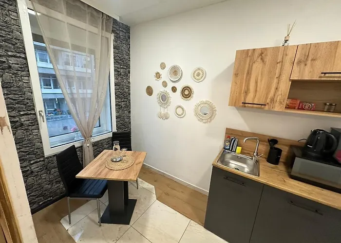 Honor Extravagance *