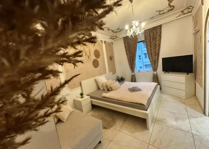 Honor Extravagance Apartment