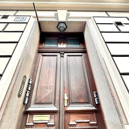 Apartment Honor Extravagance *