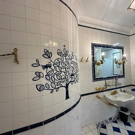 Honor Extravagance Apartment *